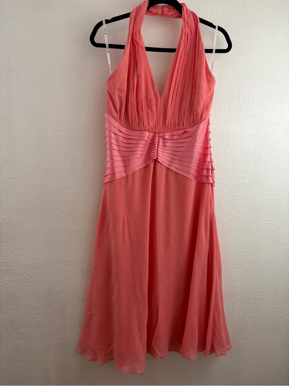 Tadashi  deep V-neckline with pleated detailing on the bodice size L